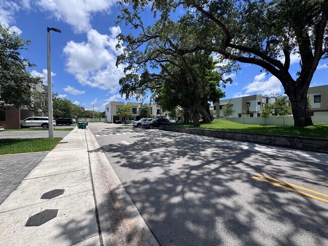 Foto del edificio - 5503 W Oak Way