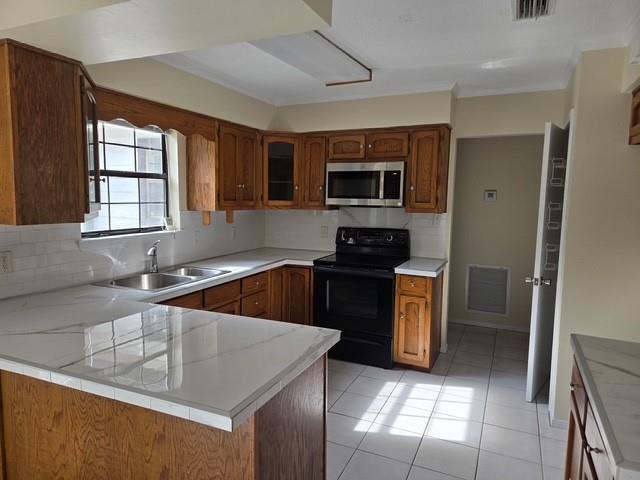 Foto del edificio - 5771 Helen St