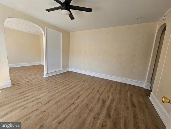 Foto del edificio - 718 S 52nd St