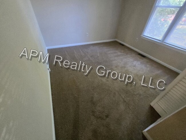 Building Photo - Harbison Community family home