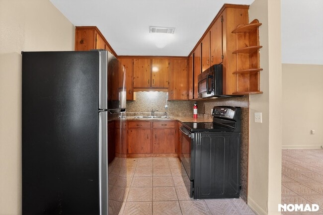Building Photo - 203 St Regis Dr
