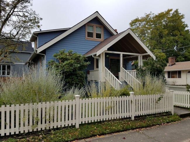 Front - 4221 SE 52nd Ave