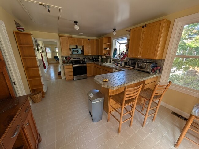 Building Photo - 3049 Wheeler St