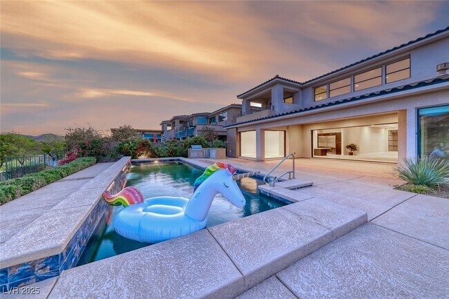 Building Photo - 72 Bella Lago Ave