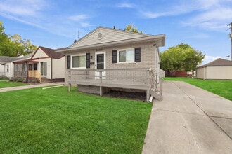 Building Photo - 22529 Tuscany Ave