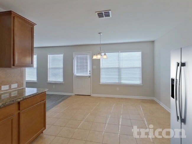 Building Photo - 801 Santa Rosa Dr