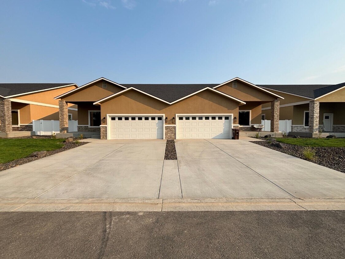 Foto principal - 9005 Palestine Way