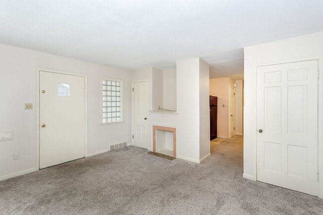 Building Photo - 516 S Erie Ave