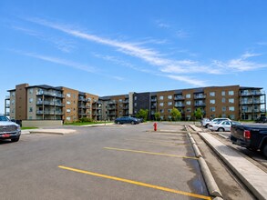 Building Photo - 9124-296 96 Ave