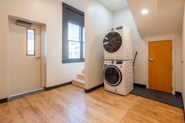 Laundry room - 336 S State St