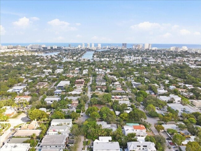 Building Photo - 459 NE 15th Ave