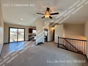 Building Photo - 2321 S CreekView Ave