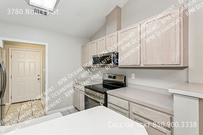 Foto del edificio - 3780 Nobles St
