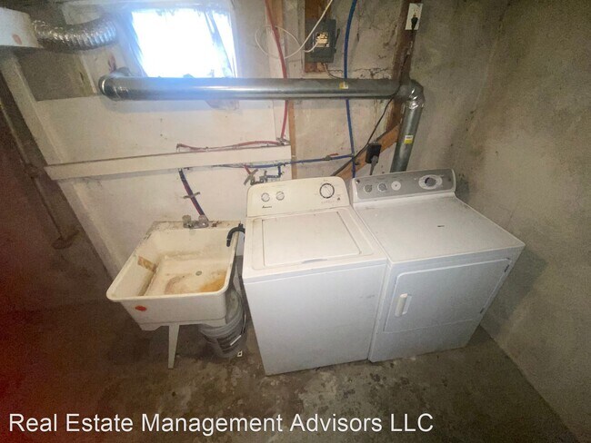 Foto del edificio - 4 br, 2 bath House - 369 W 21st Street