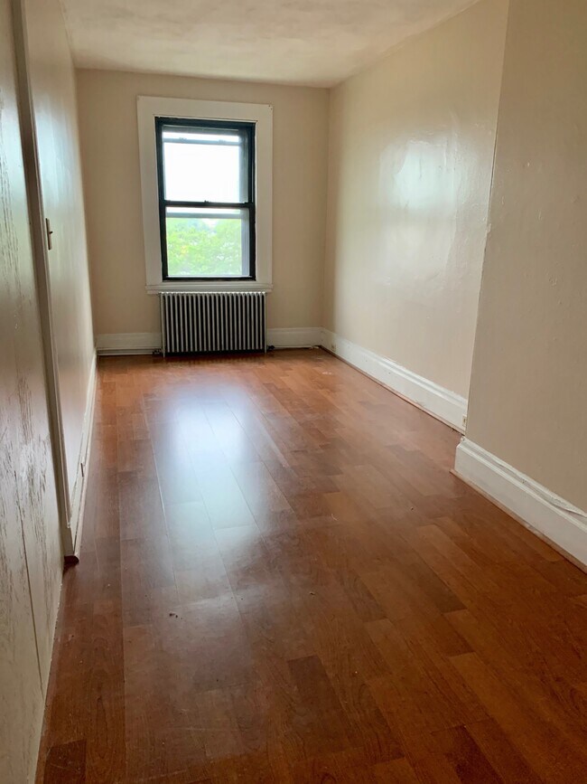 Building Photo - 454 Beacon St