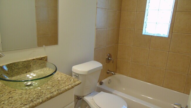 Foto del edificio - 1051 Grant Way SE
