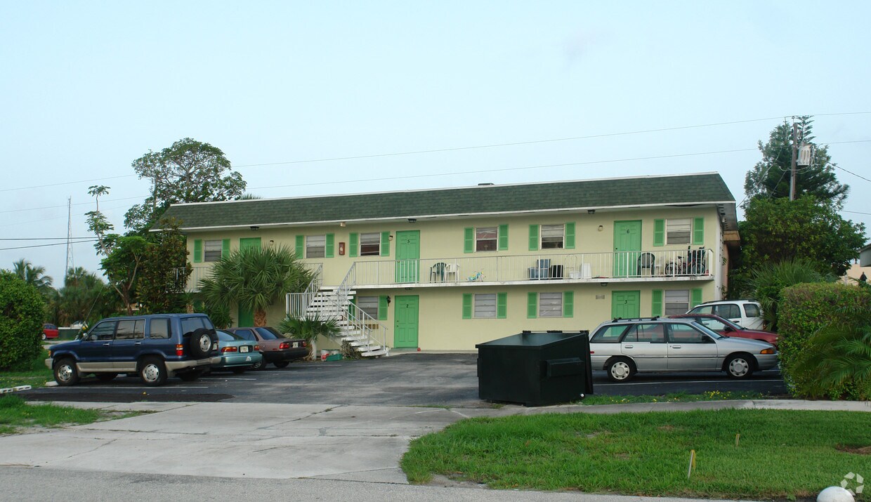 Foto del exterior - 501 W Kalmia Dr