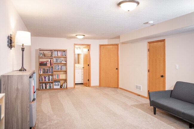 Downstairs family room or 3rd bedroom - 139 War Admiral Ln