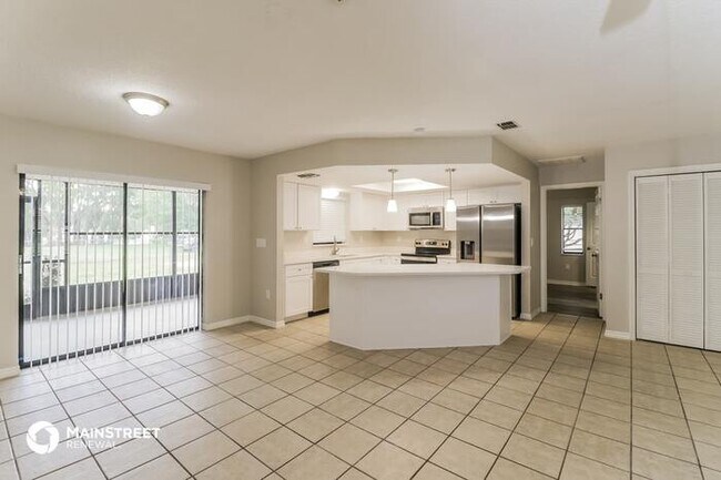 Foto del edificio - 8484 Beach Rd, Spring Hill, FL 34606