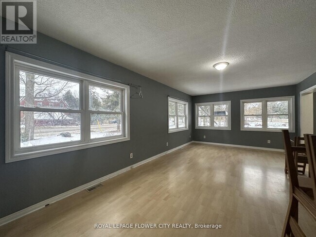 Photo du bâtiment - 9406 Side Rd 5