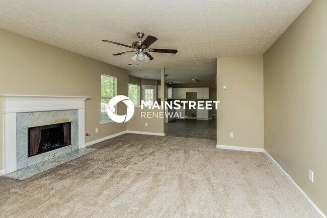Building Photo - 5 Bedroom Pet-Friendly Home in Lithonia, GA with Main Street Renewal