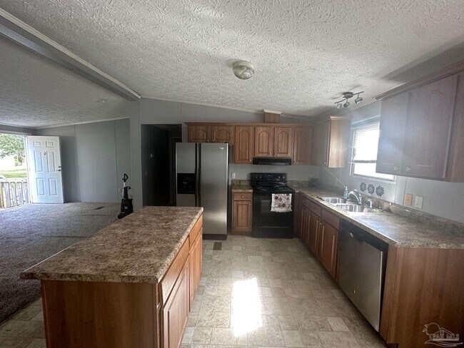 Building Photo - 10106 Pensacola Blvd