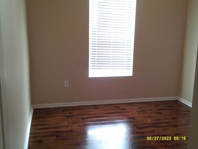 Building Photo - 3047 Bright Eagle Dr