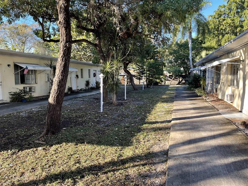 Foto principal - 407 SE 14th Ct