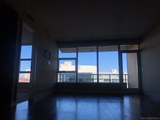 Foto del edificio - 1325 Pacific Hwy