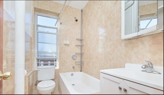 Foto del edificio - 3094 Brighton 5th St