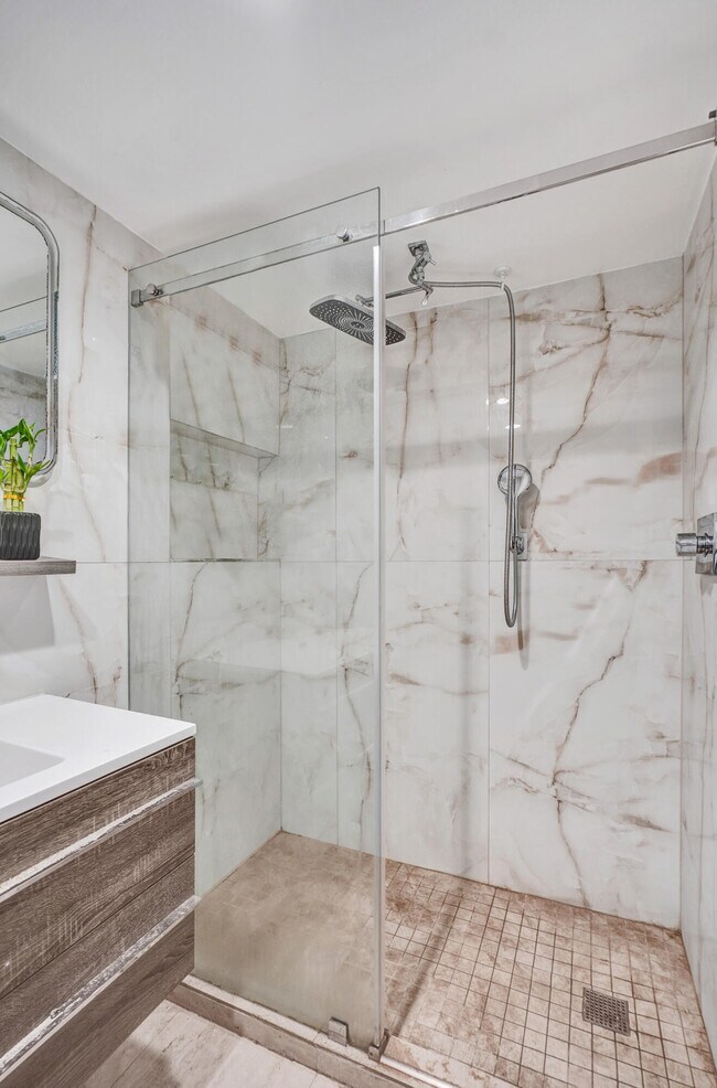 Foto del edificio - 2750 NE 183rd St