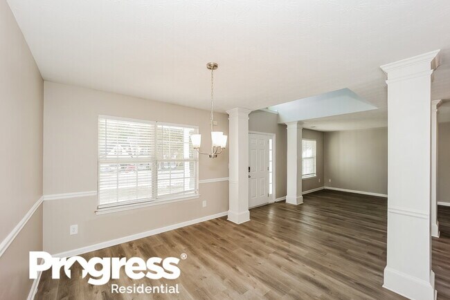 Building Photo - 4021 Castle Way Dr