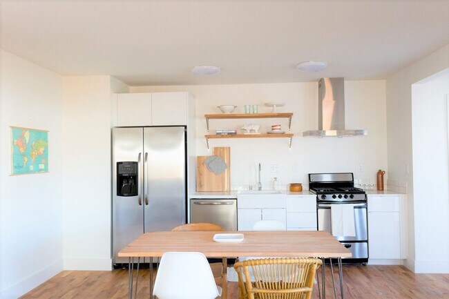 Foto del edificio - 4418 Burns Ave