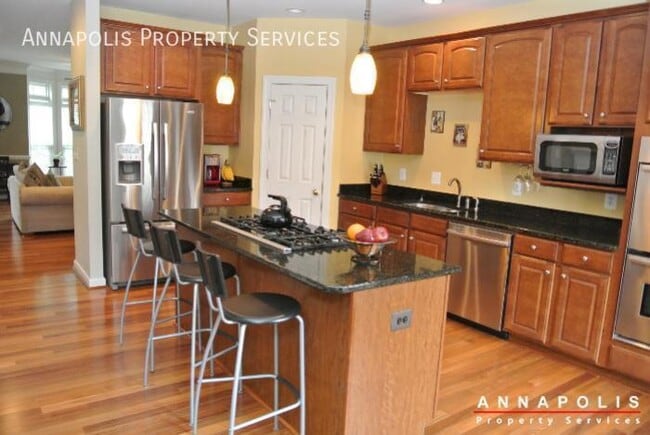 Building Photo - 336 Quarterdeck Aly