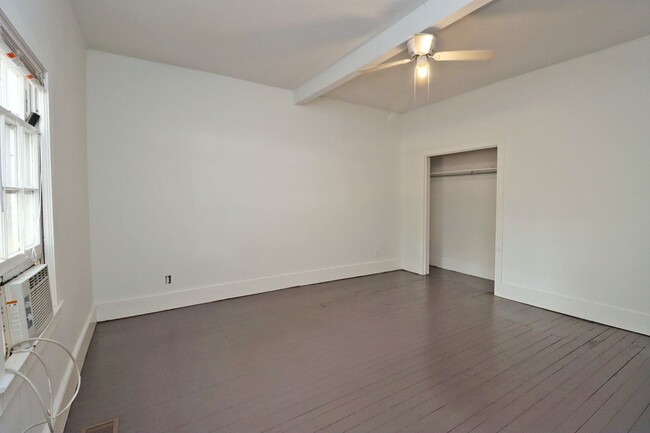 Foto del edificio - 2 bed/1 bath duplex near downtown Columbia