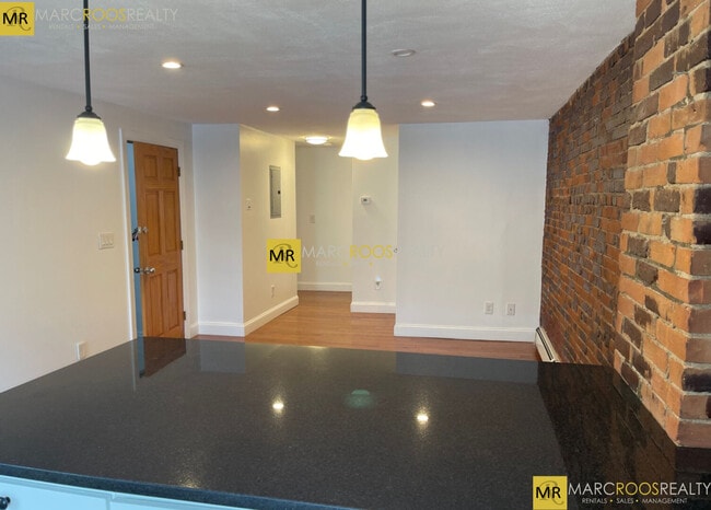 Building Photo - 349 Sumner St