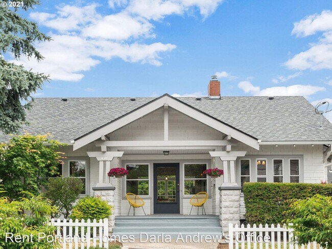 Foto del edificio - 2 br, 1 bath House - 4516 NE 9th Ave