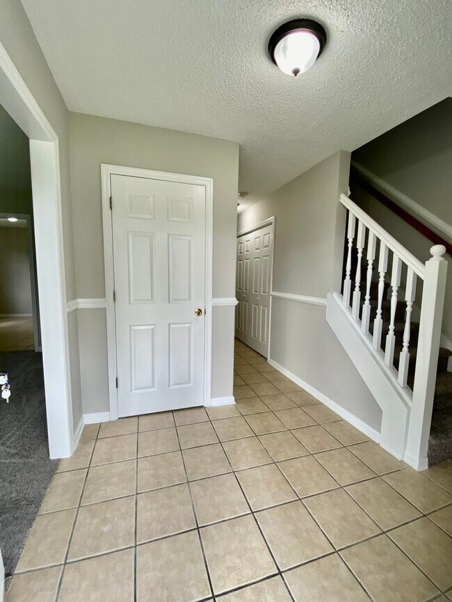Building Photo - 4 Bedroom Home for Rent
