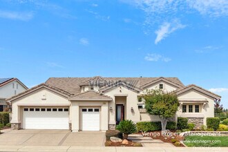 Building Photo - 1550 Summerhill Ln