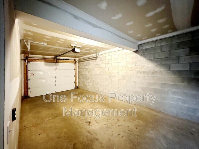 Building Photo - 125 Franklin Ct