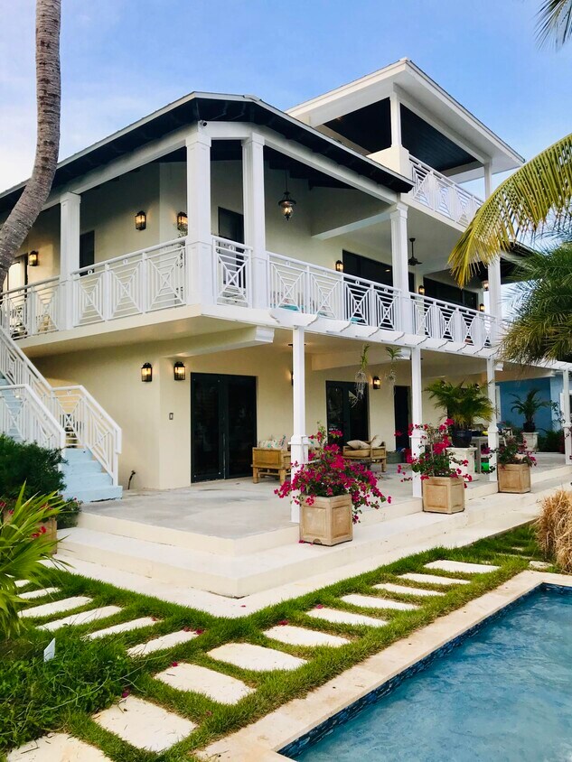 Foto principal - 101 Leserra Ln