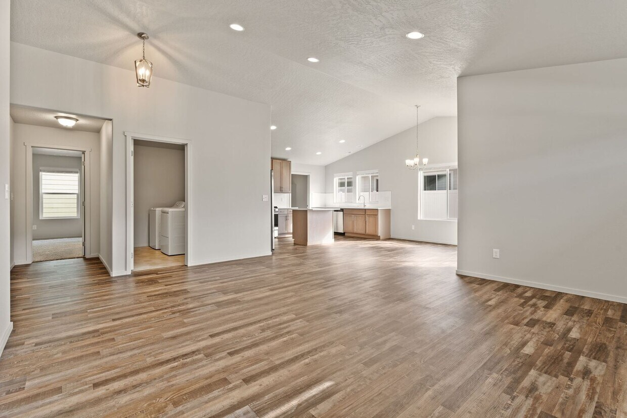 Foto principal - Luxury 3 Bed, 2 Bath Rancher in Spokane Va...