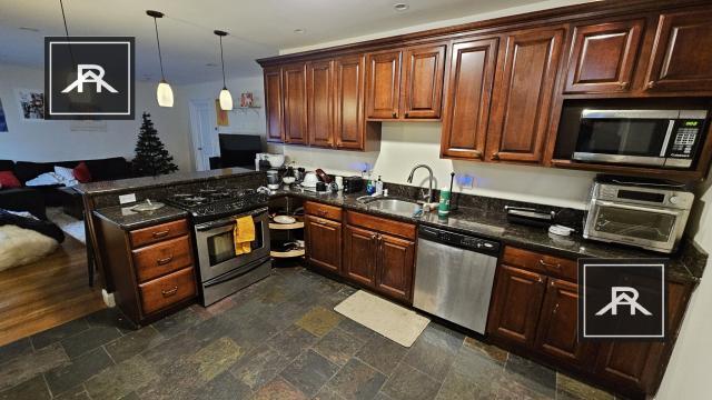 6 bedroom in Brighton MA 02135 - 6 bedroom in Brighton MA 02135