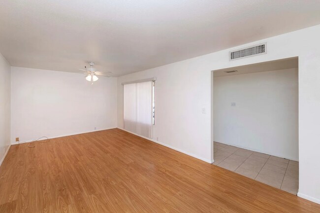 Foto del edificio - 3244 S Evergreen Rd