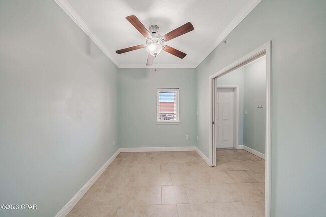 Building Photo - 2400 Grandiflora Blvd