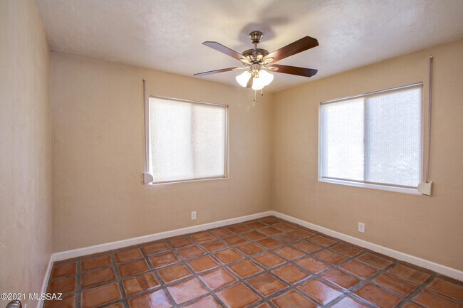 Foto del edificio - 4419 E Whitman St