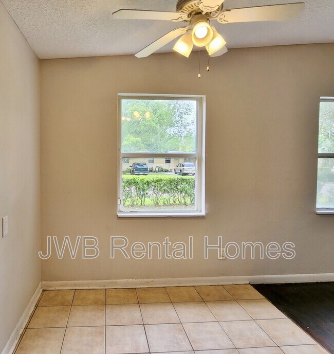 Foto del edificio - 4225 Homer Rd N
