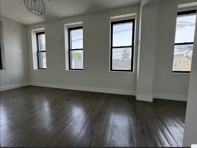 63 Irving St 206 - 64 Irving St