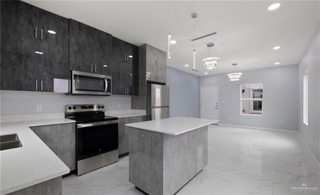 Foto del edificio - 18 South Dr