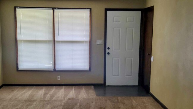Building Photo - 3200 Grassy Ct